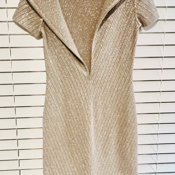 St. John Gorgeous asymmetrical collar dress size 2 - Picture 4 of 7